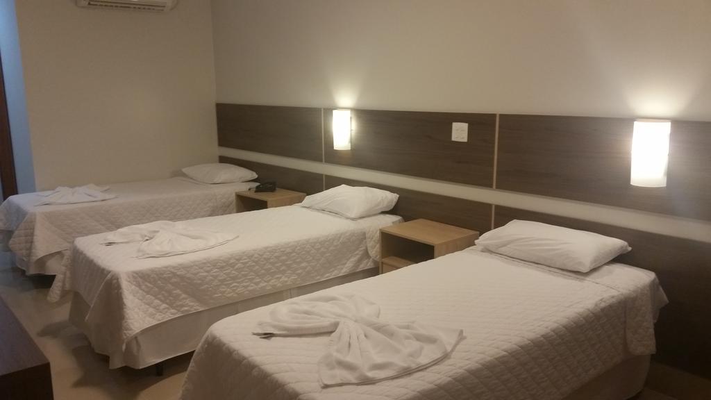 Kamur Plaza Hotel غويانيزيا الغرفة الصورة