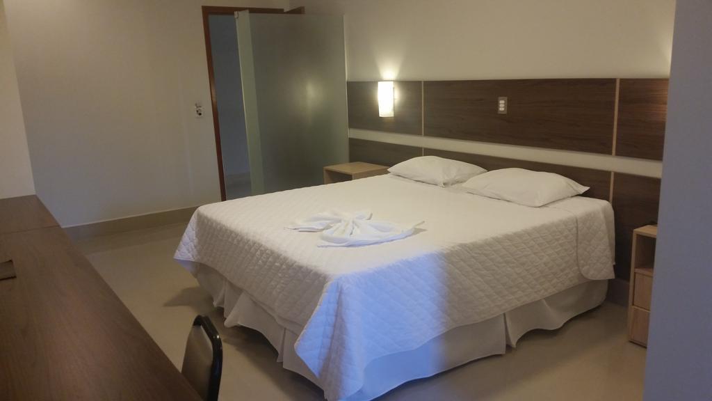 Kamur Plaza Hotel غويانيزيا الغرفة الصورة