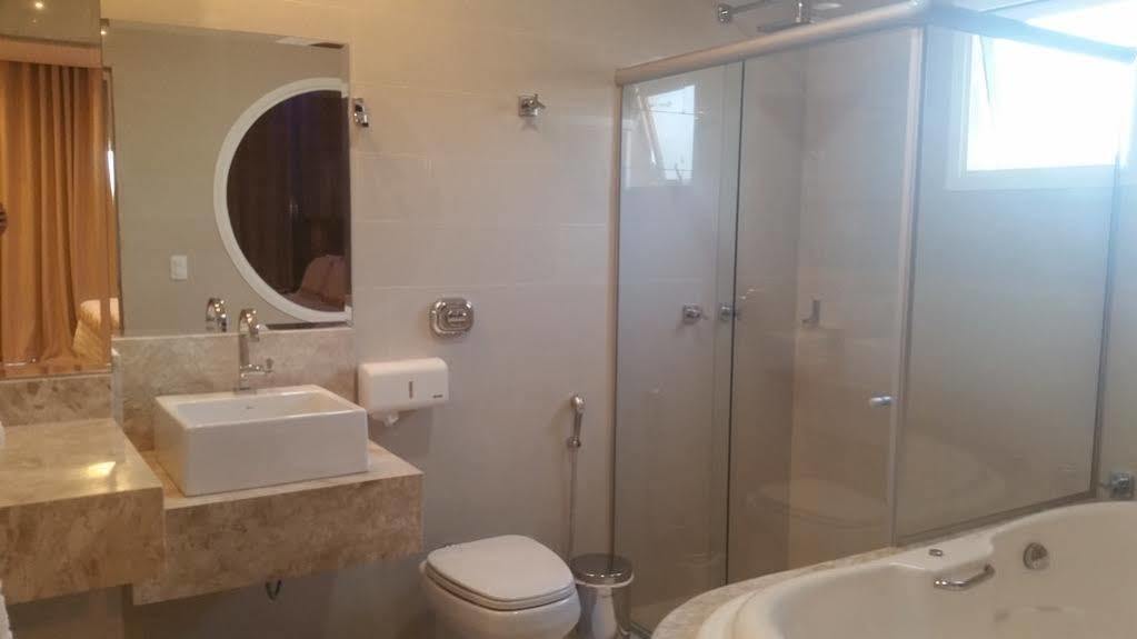 Kamur Plaza Hotel غويانيزيا المظهر الخارجي الصورة